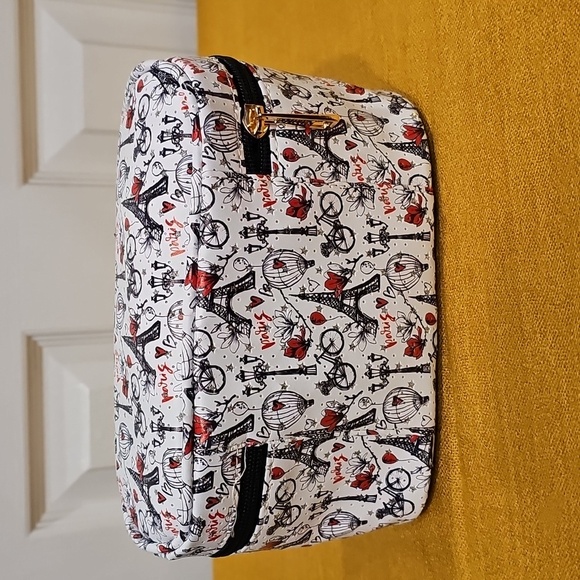 Paris Themed Cosmetic/Toiletry Bag NWOT & Mystery Beauty Item - Picture 2 of 4